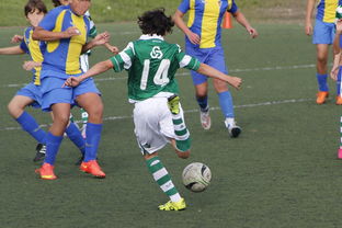 中国斯诺克选手吴宜泽表现抢眼，成功逆转特鲁姆普进入8强。，大陆斯诺克选手