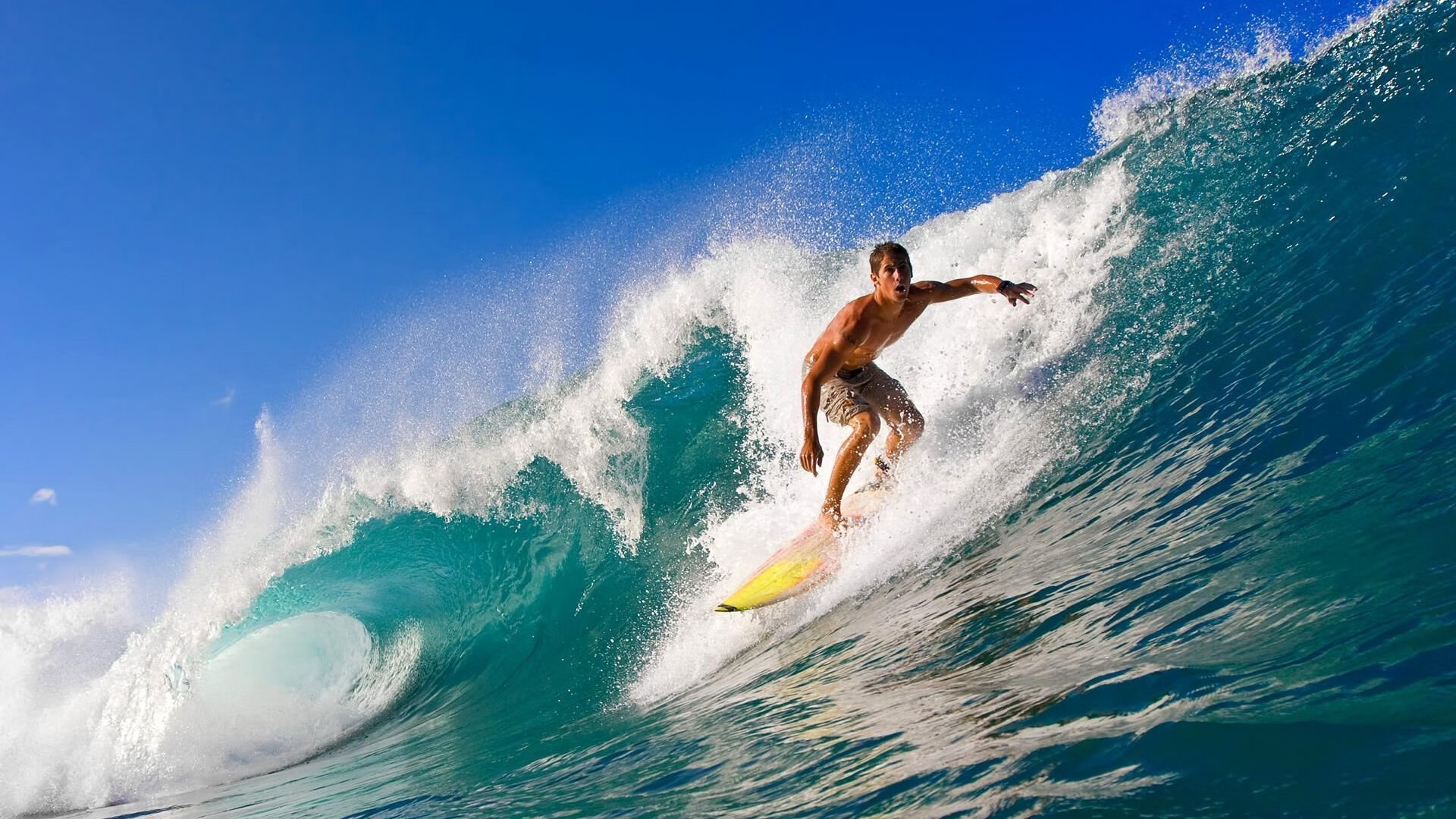 青训梯队与国外球队进行友谊赛积累实战经验提升综合素质，国内青训